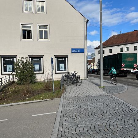 Zimmer Zum Vermieten Direkt An Der Donau Und Am Schloss نوبورغ آن دي دوناو المظهر الخارجي الصورة