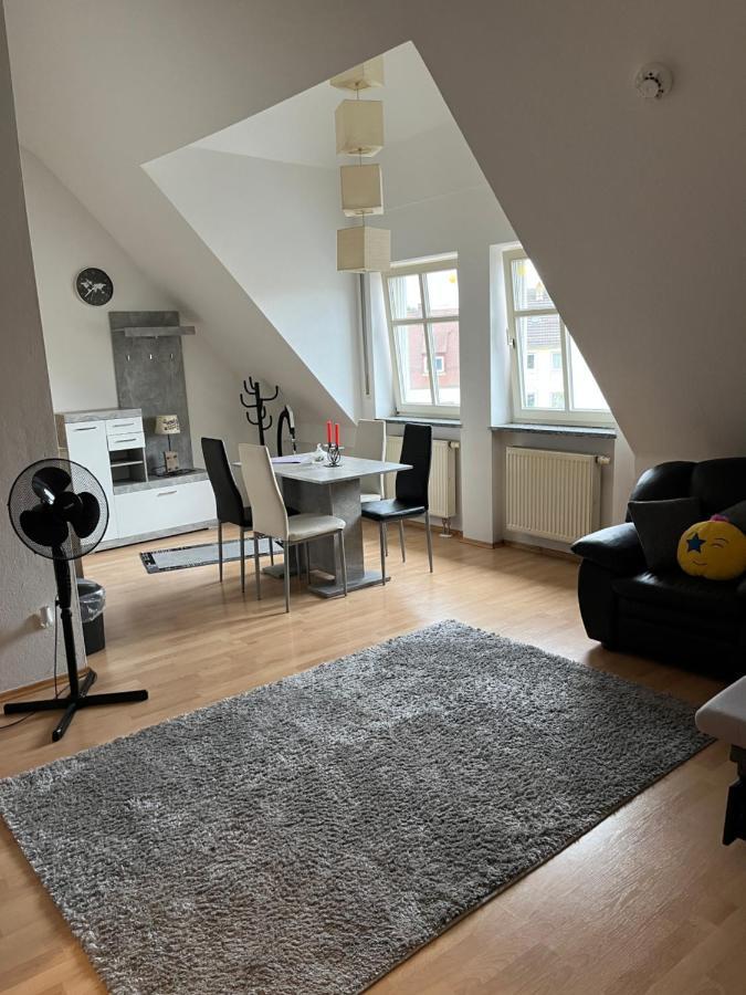 Zimmer Zum Vermieten Direkt An Der Donau Und Am Schloss نوبورغ آن دي دوناو المظهر الخارجي الصورة